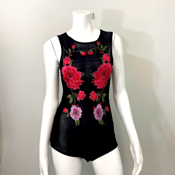 Sheer Black Embroidered rose body suit Sz M - Picture 1 of 6